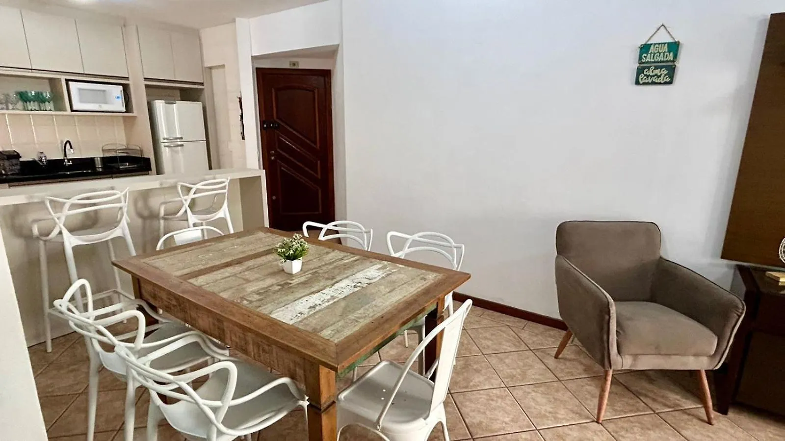 Bombas/ Bombinhas, A 50M Do Mar, Apartamento 2 Quartos, Com Churrasqueira Na Sacada, Ar E Wi-Fi Διαμέρισμα
