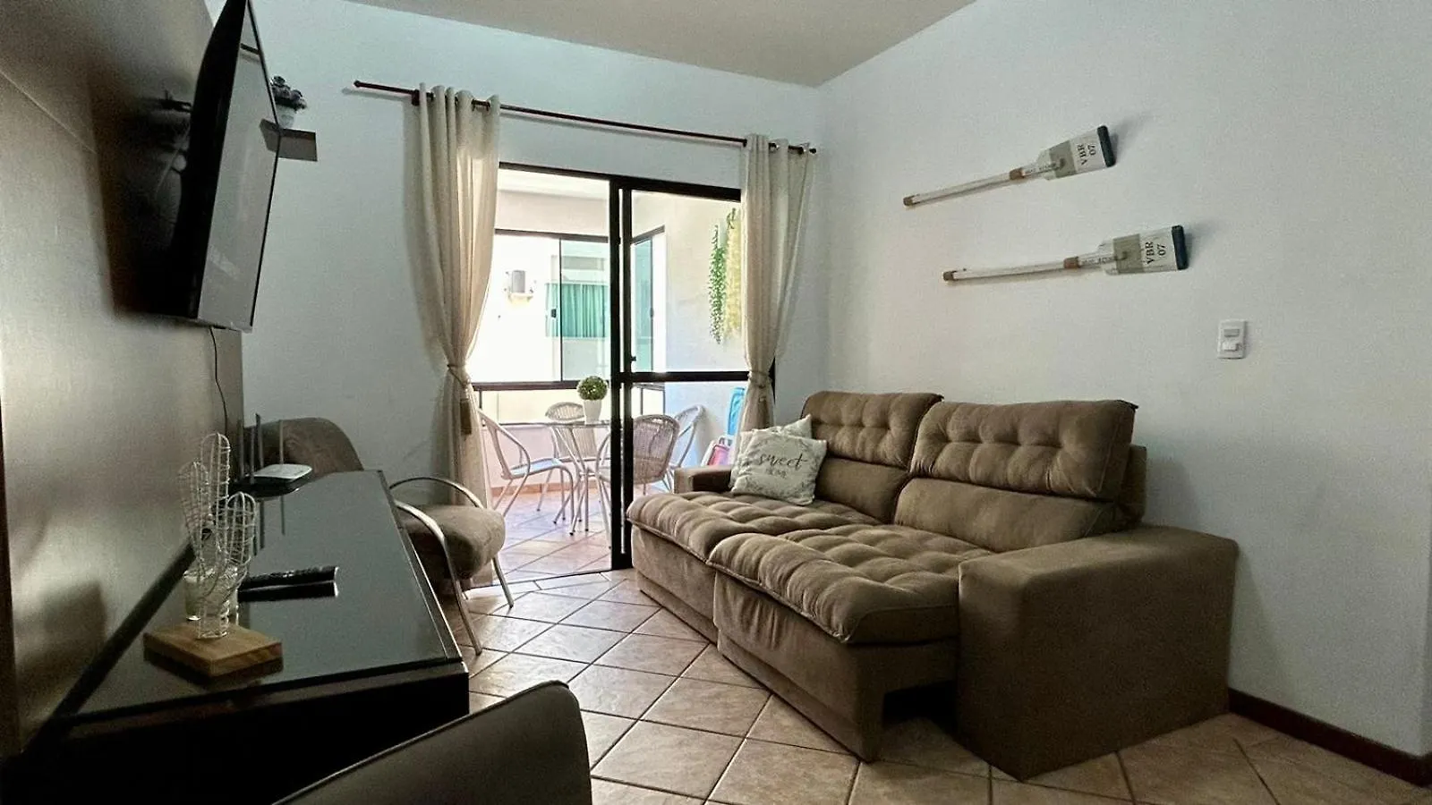 Bombas/ Bombinhas, A 50M Do Mar, Apartamento 2 Quartos, Com Churrasqueira Na Sacada, Ar E Wi-Fi